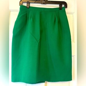 Emerald Green Knee-length Wool Skirt with Pleated Design for Work